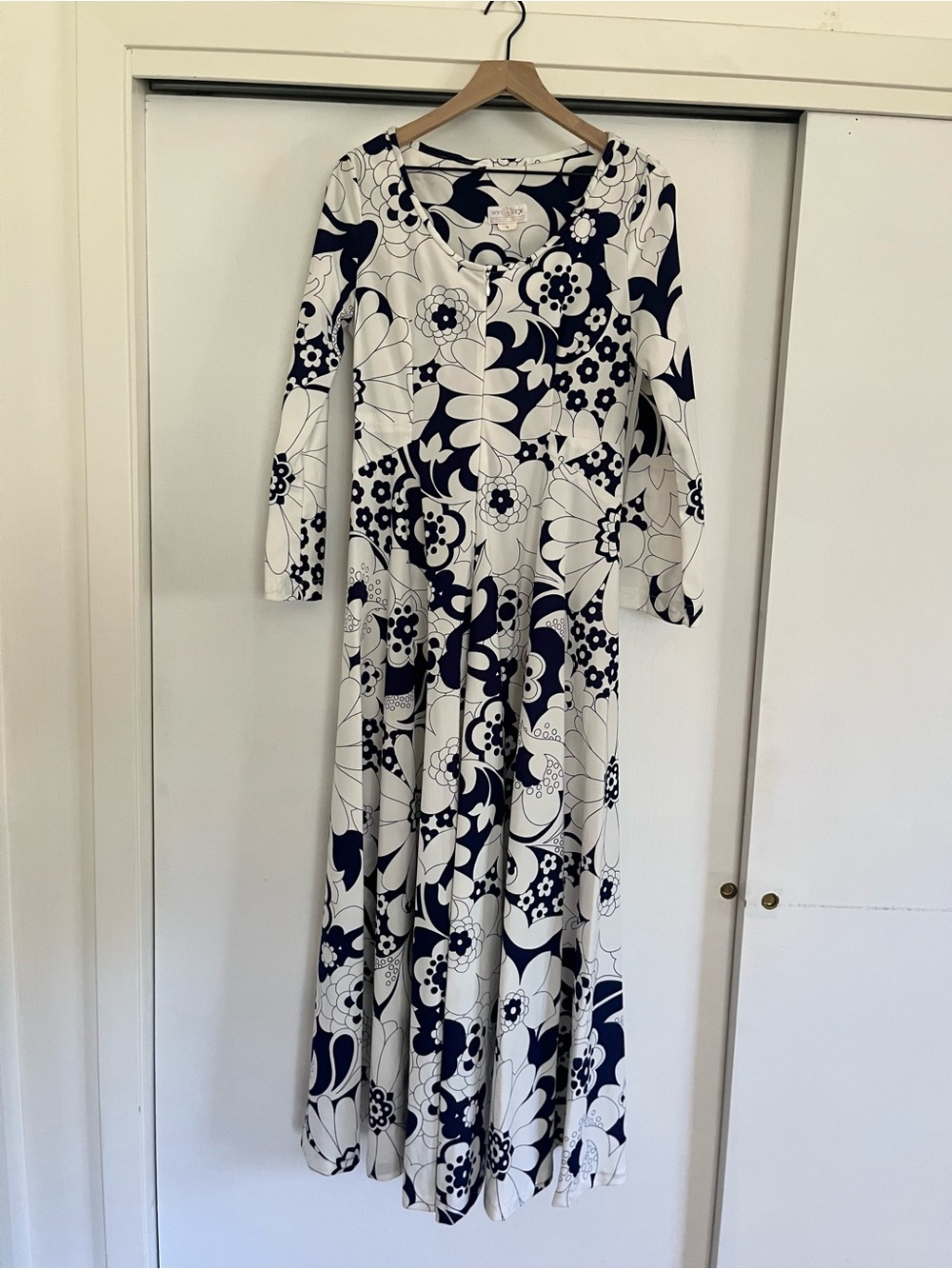 VTG Dynasty Wide Leg Jumpsuit in White and Navy